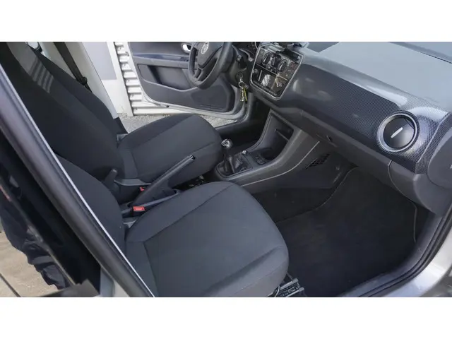 Volkswagen up! 1.0 Airco 5 drs Blue tooth 2021 Benzine 18