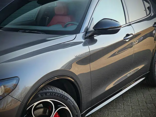 Alfa Romeo Stelvio 2.0 T GME AWD Veloce 2023 Benzine 7