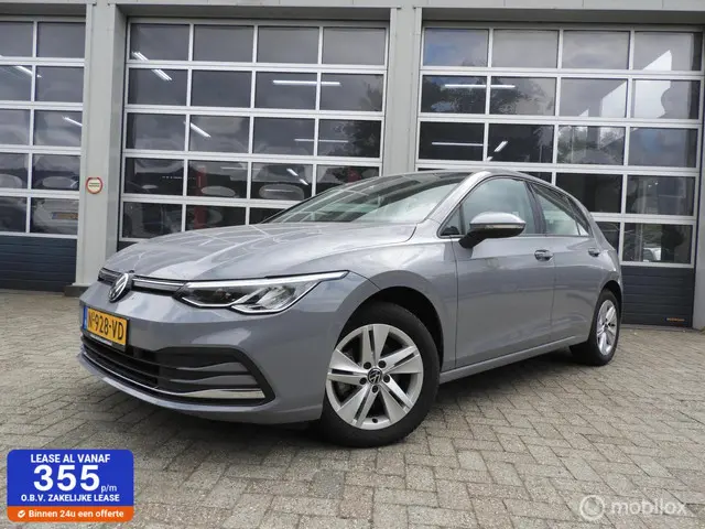 Volkswagen Golf 1.0 eTSI Life 2022 Benzine