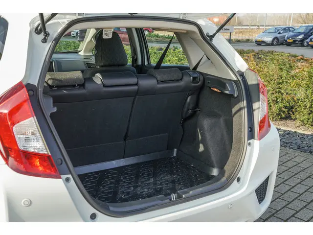 Honda Jazz 1.3i VTEC COMFORT 2017 Benzine 34