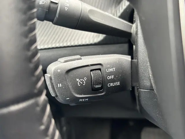 Peugeot e-2008 EV Allure 50 kWh 2020 Elektrisch 14