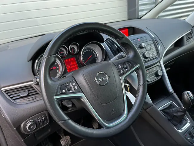 Opel Zafira Tourer 1.4 Berlin TREKHAAK 2014 Benzine 8