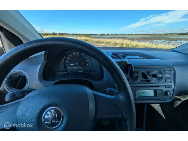 Volkswagen up! 1.0 Ambition | AIRCO | 2013 Benzine 6