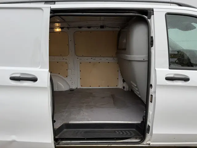 Mercedes-Benz Vito 116 2.1 CDI 2021 Diesel 10