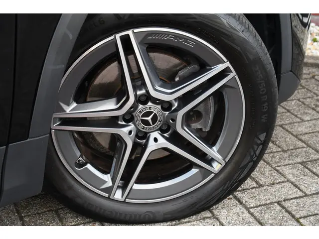 Mercedes-Benz GLA 250 e AMG 2021 Hybride Benzine 9