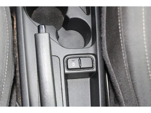 Hyundai i10 1.0i Comfort 2019 Benzine 19