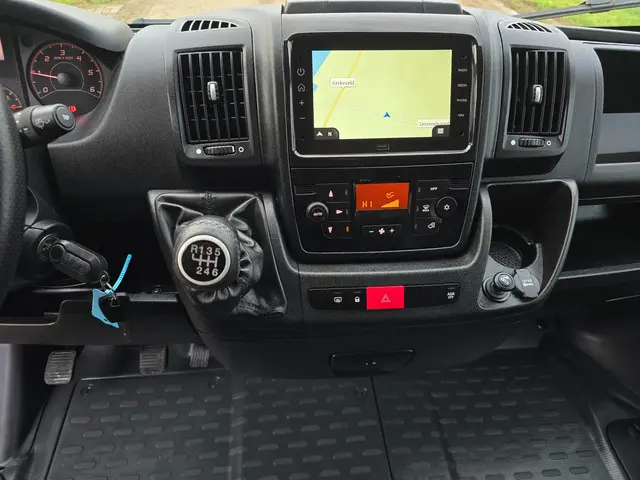 Peugeot Boxer 2.2 BlueHDi L2 H2 3.5T 2023 Diesel 13
