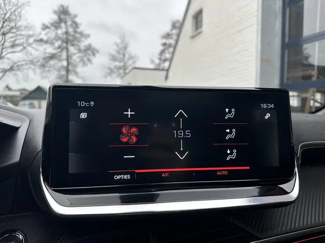 Peugeot 208 1.2 Turbo 100 PK GT Pack 2021 Benzine 24