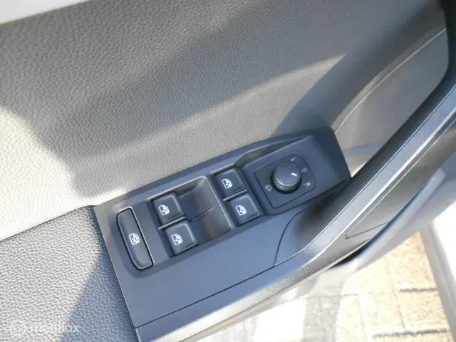 SEAT Arona 1.0 TSI FR Intense Plus 2023 Benzine 19