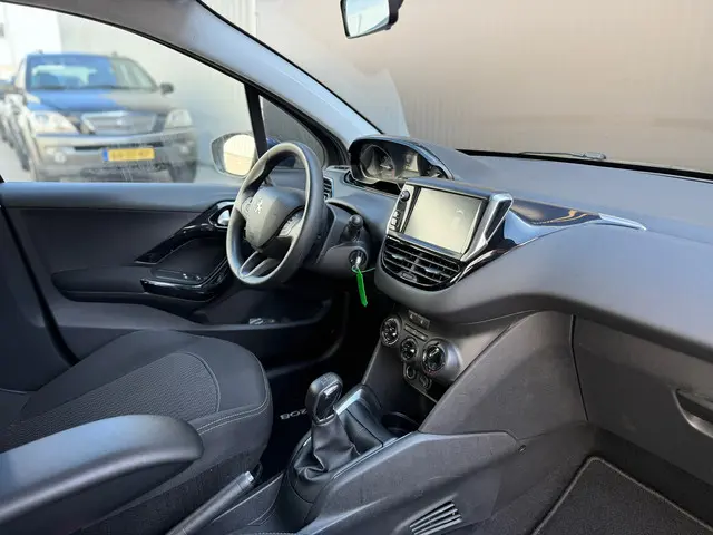Peugeot 208 1.2 PureTech Blue Lion 2018 Benzine 15