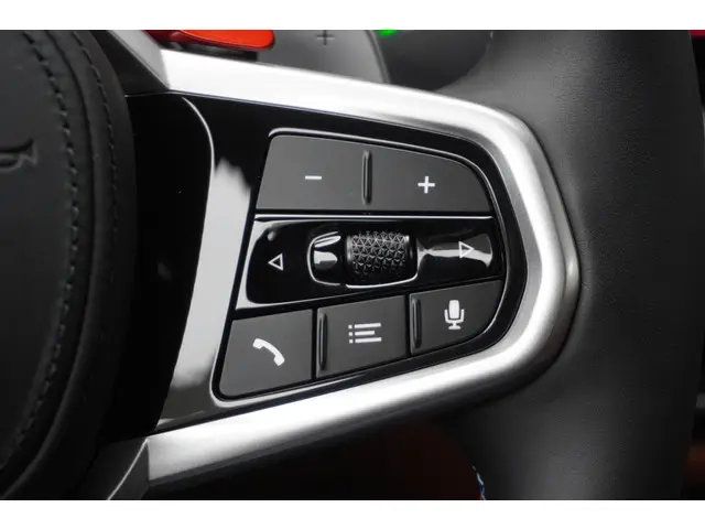 BMW M3 3 Serie xDrive Competition 2025 Benzine 33