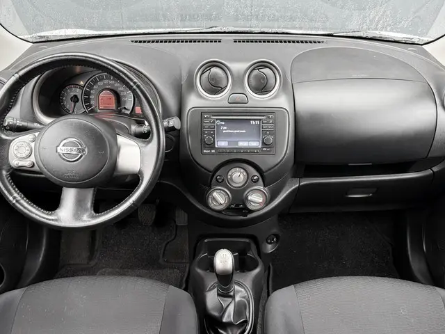 Nissan Micra 1.2 DIG-S Connect Edition 2012 Benzine 10