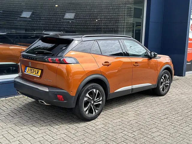 Peugeot 2008 1.2 Turbo 130 PK GT-Line 2020 Benzine 3