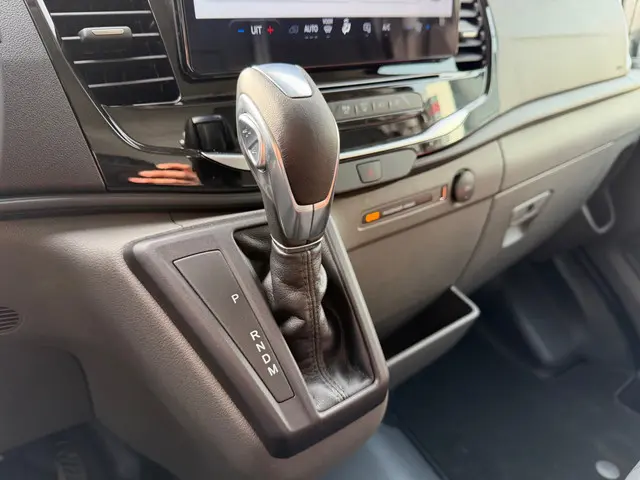 Ford Transit 350 2.0 TDCI L3H2 Limited RWD 2024 Diesel 9