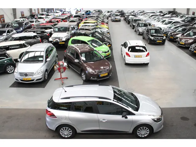 Renault Clio Estate 1.2 16V 2014 Benzine 16