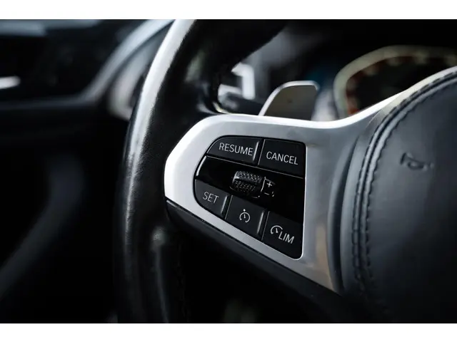 BMW X4 xDrive20i High Executive 2022 Benzine 27