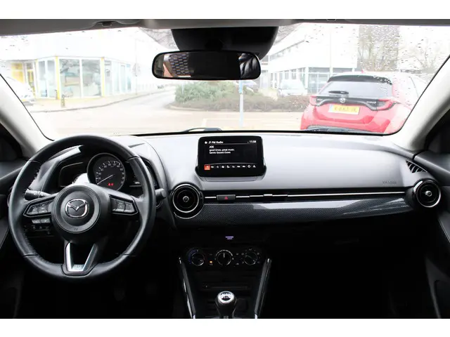 Mazda 2 1.5 Skyactiv-G Dynamic 2017 Benzine 25