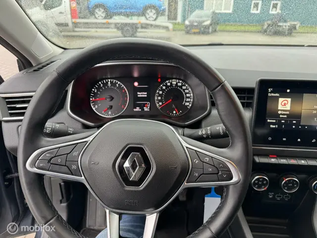 Renault Clio 1.0 TCe Zen 5 deurs navigatie 2019 Benzine 10