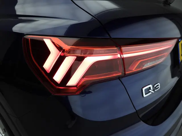 Audi Q3 35 TFSI Business Edition 2020 Benzine 42