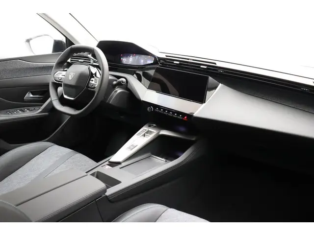 Peugeot 408 1.2T 130pk Allure Pack Automaat 2023 Benzine 3
