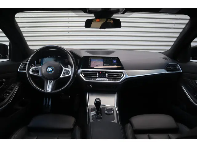 BMW 3 Serie 320e M-Sport 2022 Hybride Benzine 4