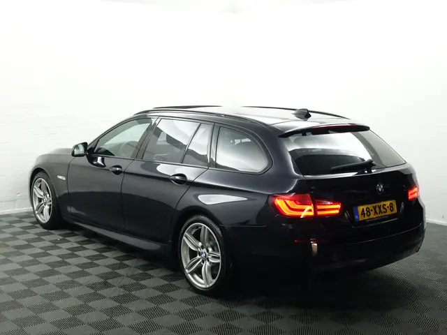 BMW 5 Serie Touring 520i 184Pk M Sport Aut- 2012 Benzine 5