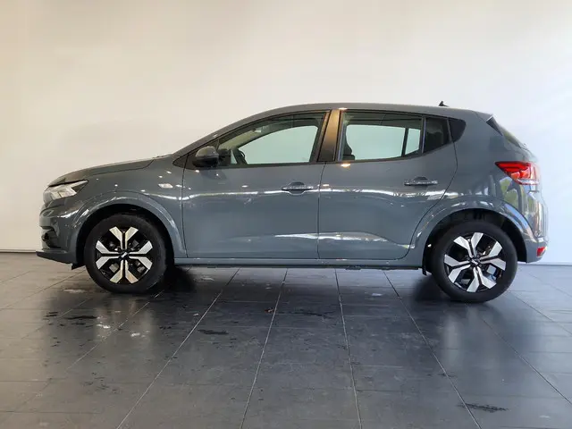 Dacia Sandero 1.0 TCe 90 Journey 2025 Benzine 8