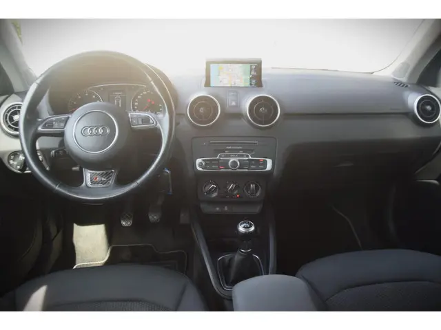 Audi A1 Sportback 1.0 TFSI Adrenalin S line 2017 Benzine 7