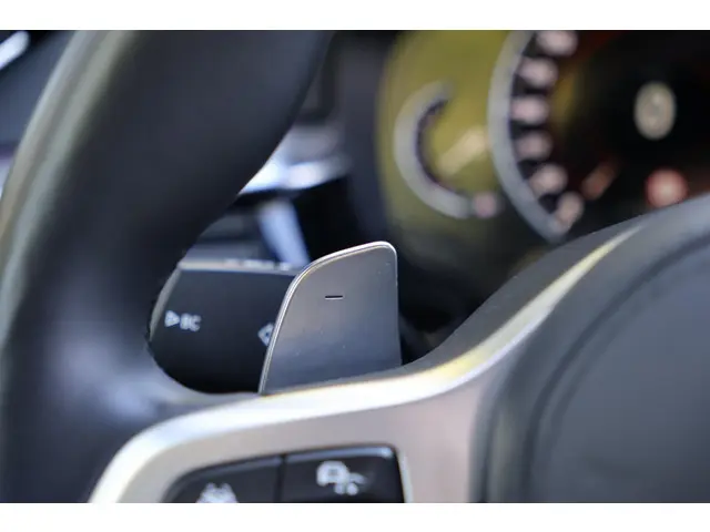 BMW 5 Serie M550i xDrive Executive 2018 Benzine 30