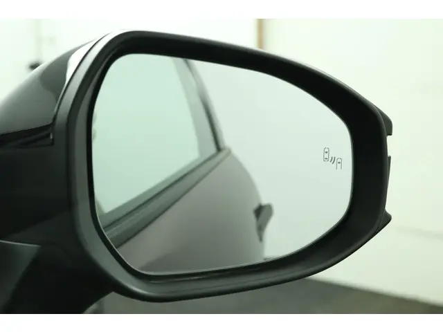 Toyota C-HR 1.8 Hybrid 140 Dynamic 2024 Hybride Benzine 43