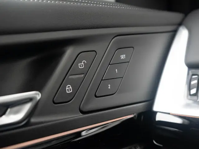 BMW X1 xDrive30e 2024 Hybride Benzine 32