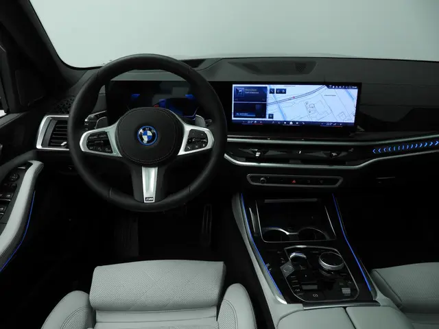 BMW X5 xDrive50e 2025 Hybride Benzine 10