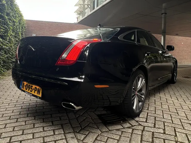 Jaguar XJ 5.0 V8 SC Supersport 2013 Benzine 8