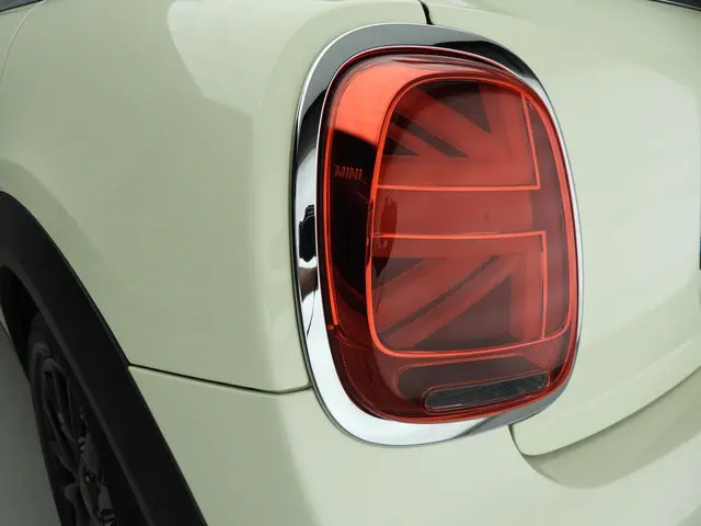 MINI 5-Deurs One 2021 Benzine 35
