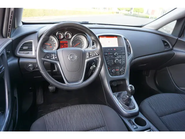 Opel Astra 1.4 Turbo Blitz 2015 Benzine 10