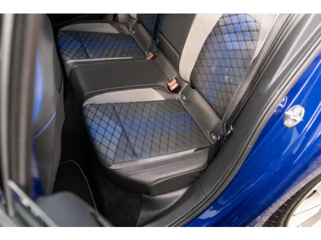 Volkswagen Golf Variant 2.0 TSI R 2015 Benzine 24