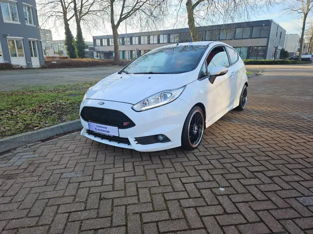 Ford Fiesta 1.6 ST1 134KW 182PK MOOIE AUTO 2014 Benzine