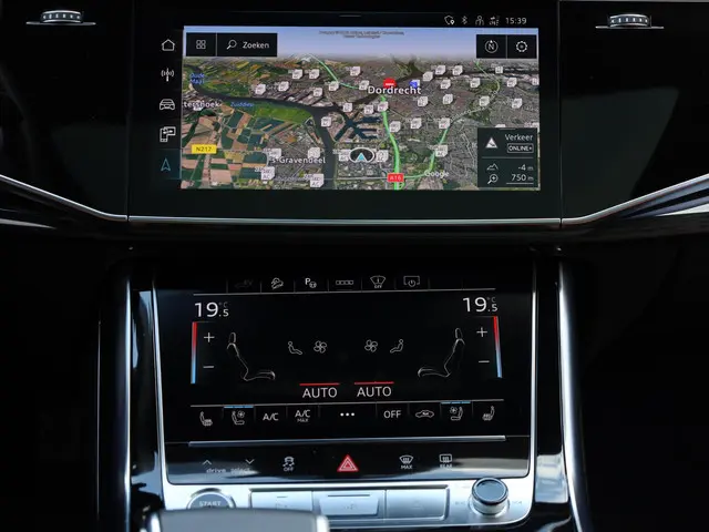 Audi Q8 55 TFSI e quattro S-Line 2023 Hybride Benzine 14