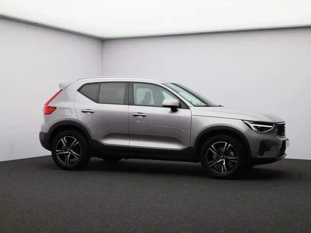 Volvo XC40 B3 163PK Core Business Edition 2025 Benzine 24