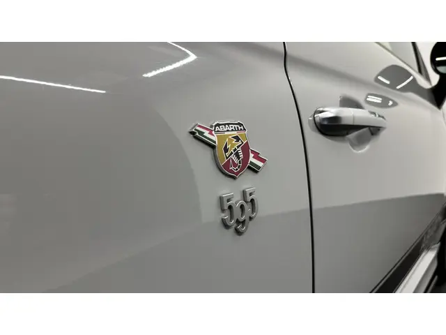 Fiat 500 1.4 T-Jet Abarth 595 2017 Benzine 16