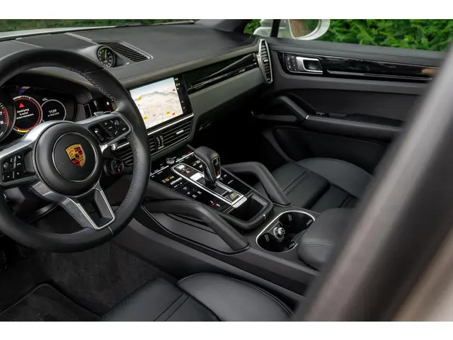 Porsche Cayenne Coupé E-Hybrid 2022 Hybride Benzine 22