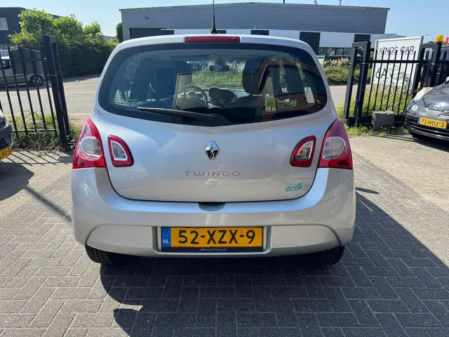 Renault Twingo TWINGO AUTOMAT CLIMA CRUISE 2012 Benzine 4
