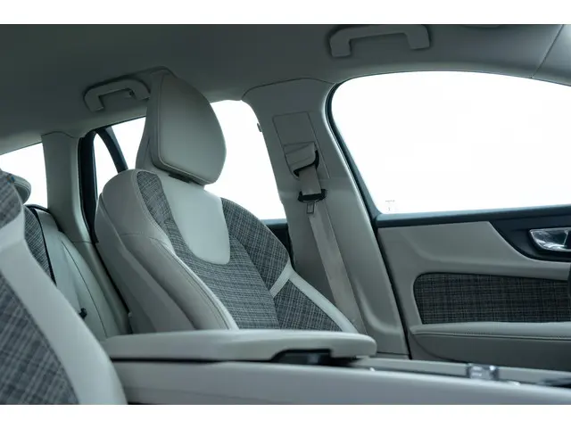 Volvo V60 T4 Momentum Pro 2019 Benzine 11