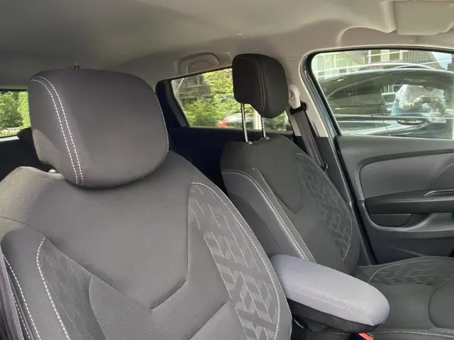 Renault Clio Estate 0.9 TCe Limited 2018 Benzine 7