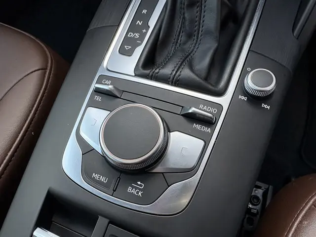 Audi A3 Limousine 35 TFSI CoD Design 2018 Benzine 12