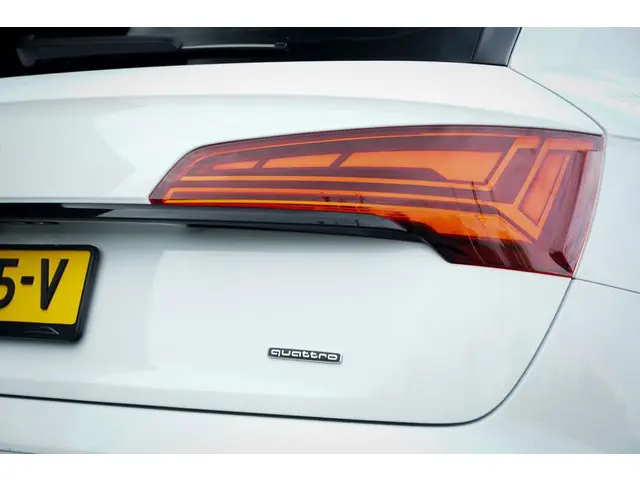 Audi Q5 50 TFSI e S edition 2021 Hybride Benzine 49