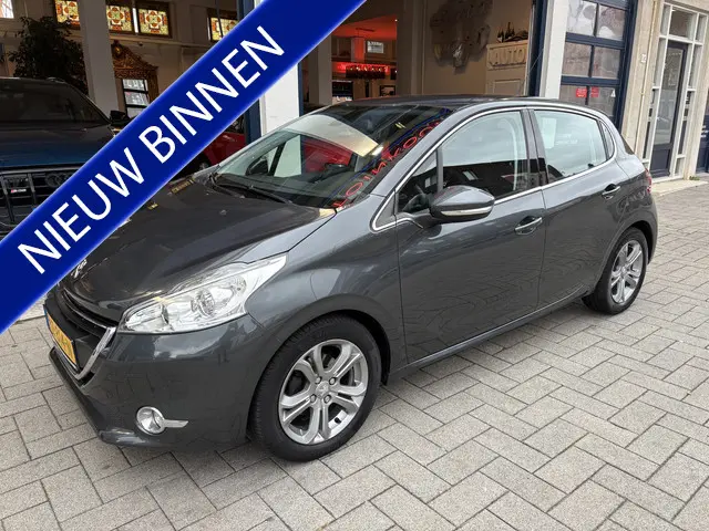 Peugeot 208 1.2 VTi Allure 2014 Benzine
