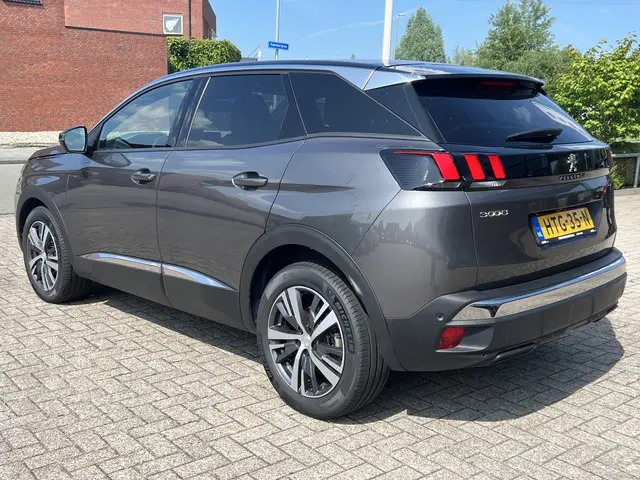 Peugeot 3008 1.2 130 pk Automaat Allure Pack 2023 Benzine 3