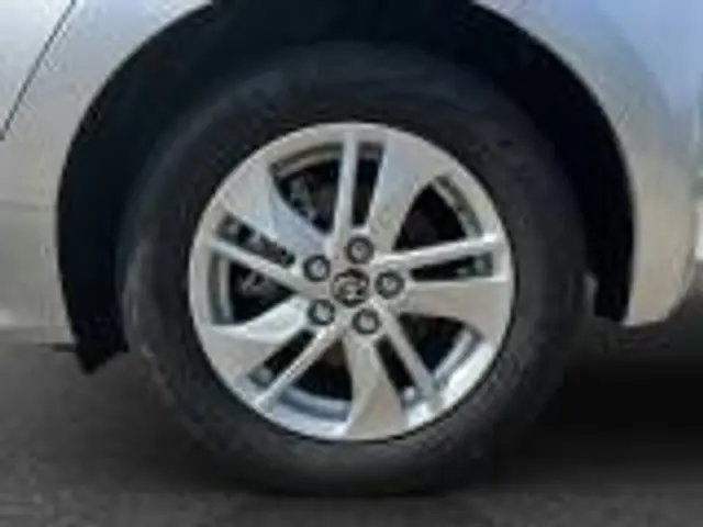 Toyota Yaris 1.5 Hybrid Active 2025 Hybride Benzine 2