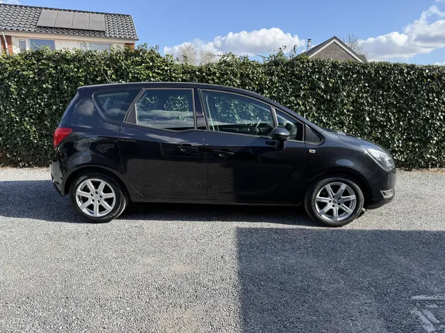 Opel Meriva 1.4 Cosmo 2015 Benzine 2